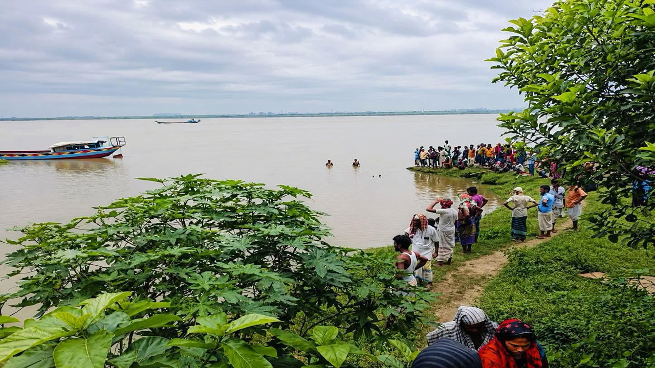 সিরাজগঞ্জে যমুনায় নদীর স্রোতে তলিয়ে দুই মাদ্রাসা ছাত্রের মৃত্যু