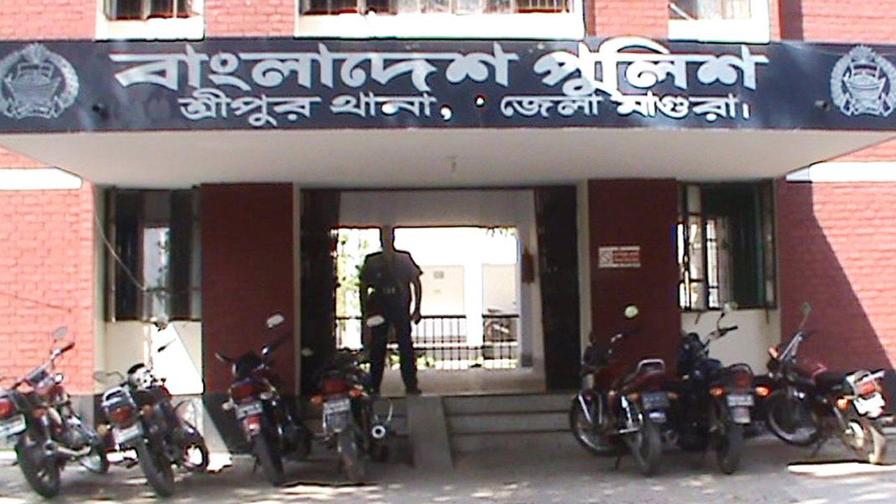 মাগুরায় মাদক কারবারের অভিযোগে ফায়ার সার্ভিস কর্মী আটক