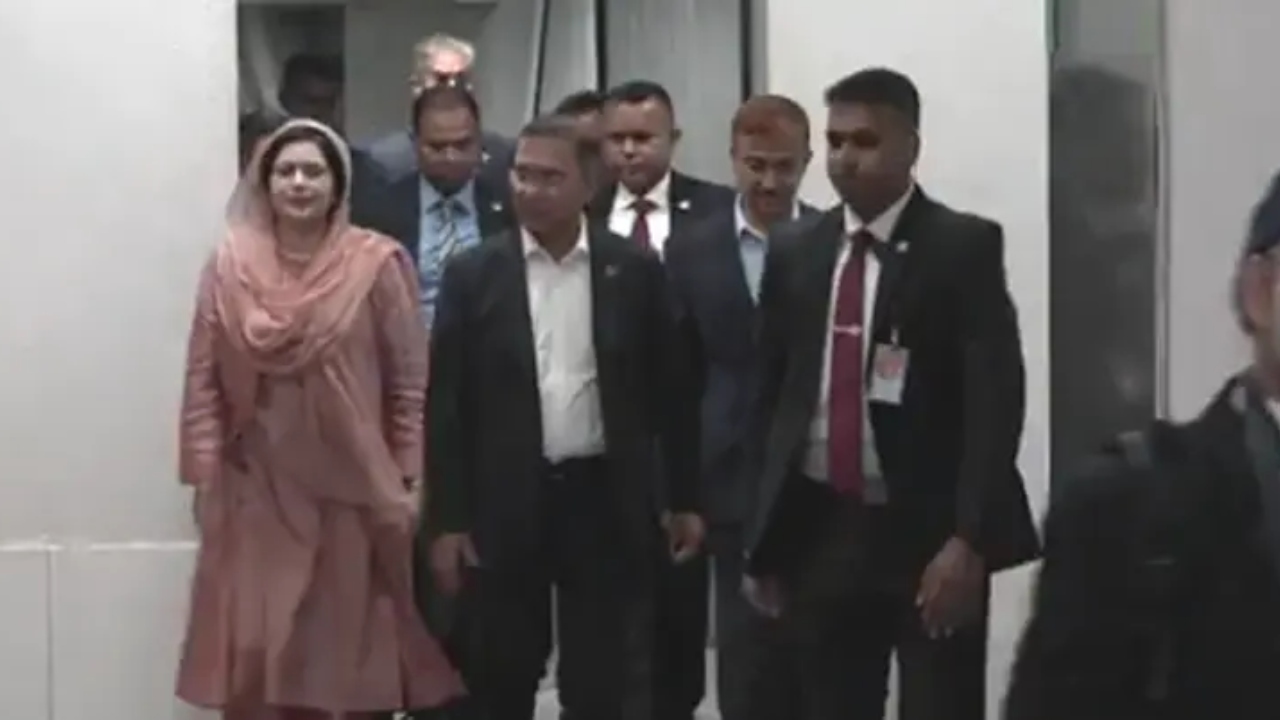প্রথম বিদেশ সফর শেষে দেশে ফিরলেন প্রধানমন্ত্রী তারেক রহমান