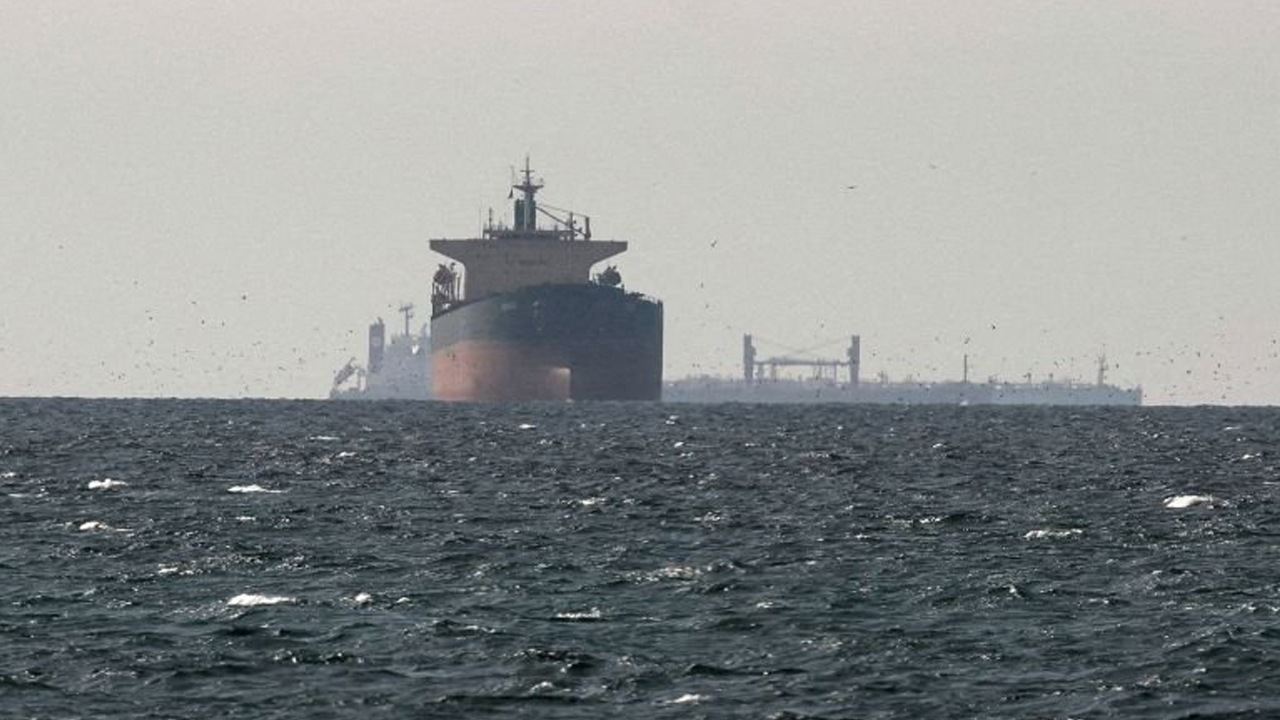 হরমুজ প্রণালিতে তেলবাহী ট্যাংকারে হামলা