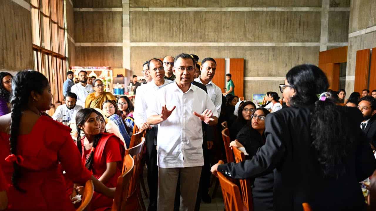 সংসদ দর্শনে আসা শিক্ষার্থীদের সঙ্গে মধ্যাহ্নভোজে প্রধানমন্ত্রী&nbsp;