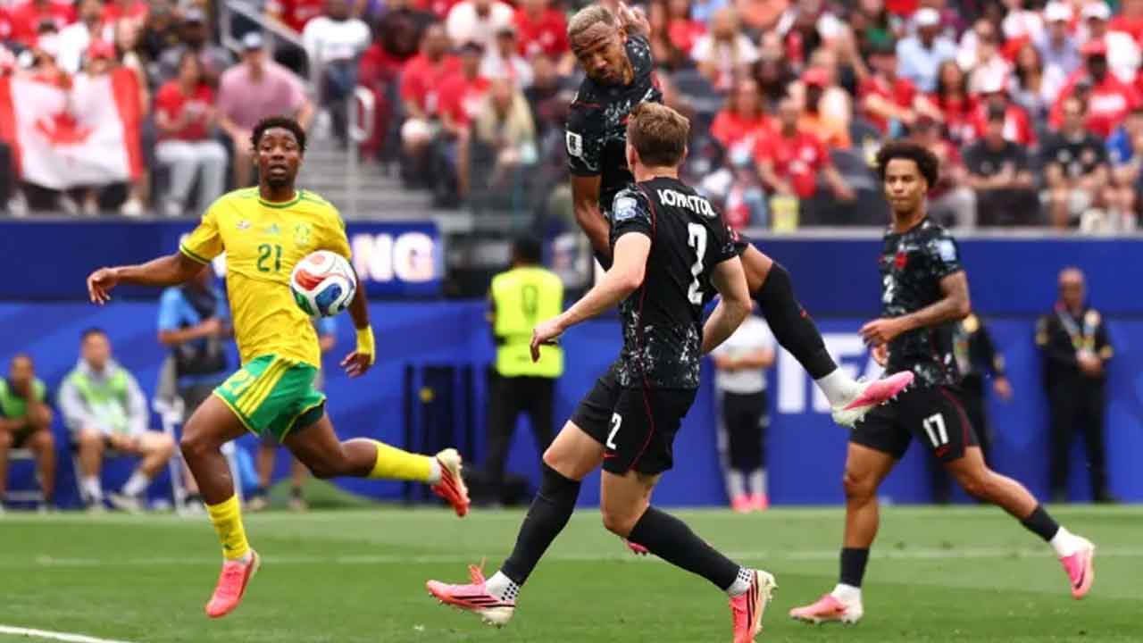 বল দখলে দক্ষিণ আফ্রিকা এগিয়ে, সুযোগ তৈরিতে সক্রিয় কানাডা