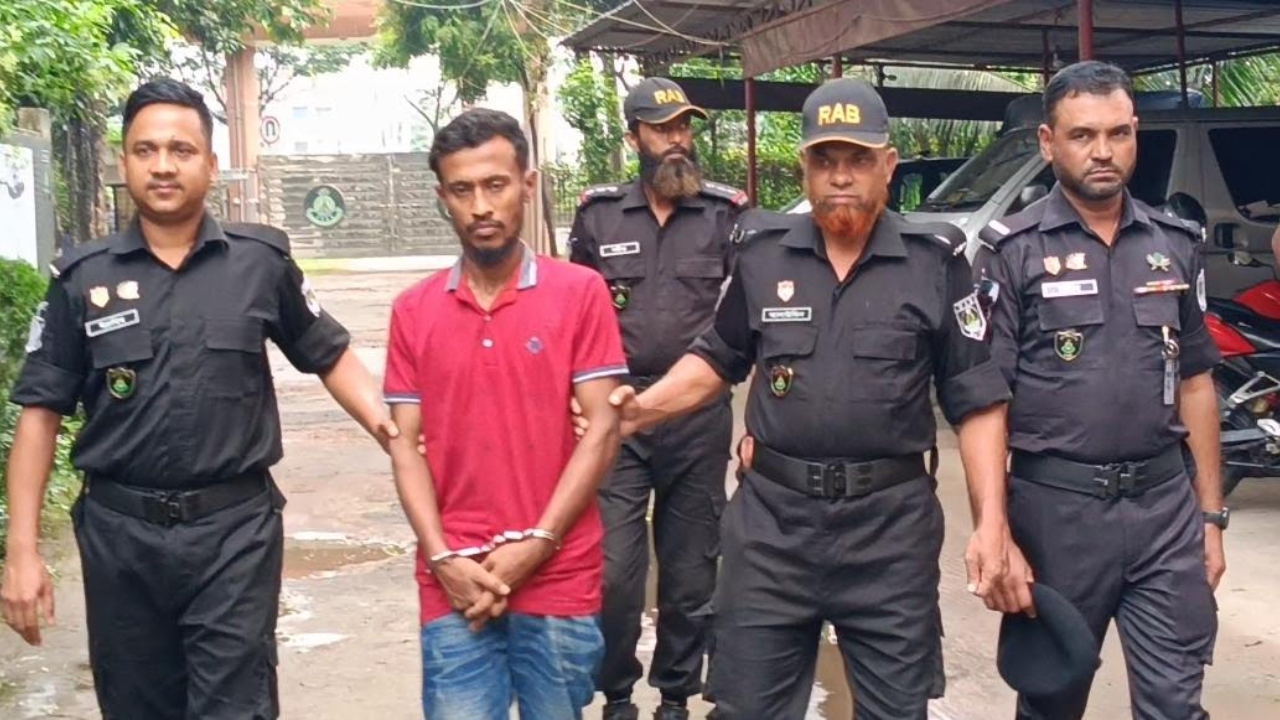 ফেনীতে গৃহবধূ হত্যাকাণ্ডের ঘটনায় ভাগ্নে গ্রেপ্তার