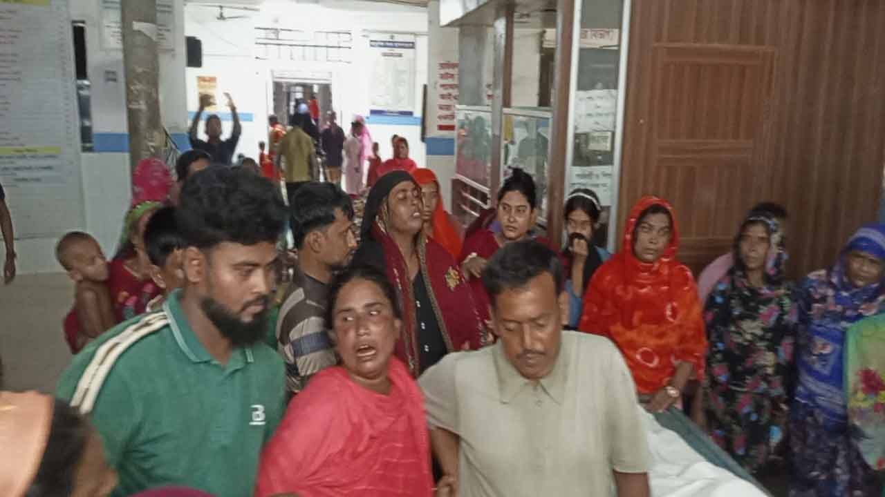 নড়াইলে ফুটবল খেলাকে কেন্দ্র করে বৃদ্ধকে কুপিয়ে হত্যা