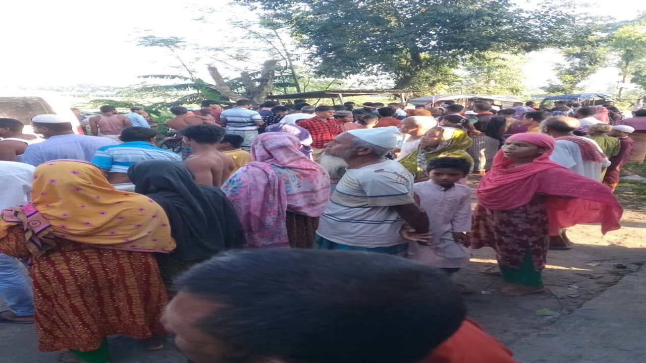 নীলফামারীতে সড়ক দুর্ঘটনায় ইপিজেড কর্মী নিহত, চালক হাসপাতালে