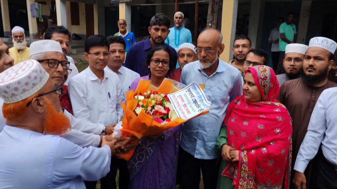 পিরোজপুরে শিক্ষাপ্রতিষ্ঠান পরিদর্শনে এমপি জেসমিন সুলতানা জুঁই