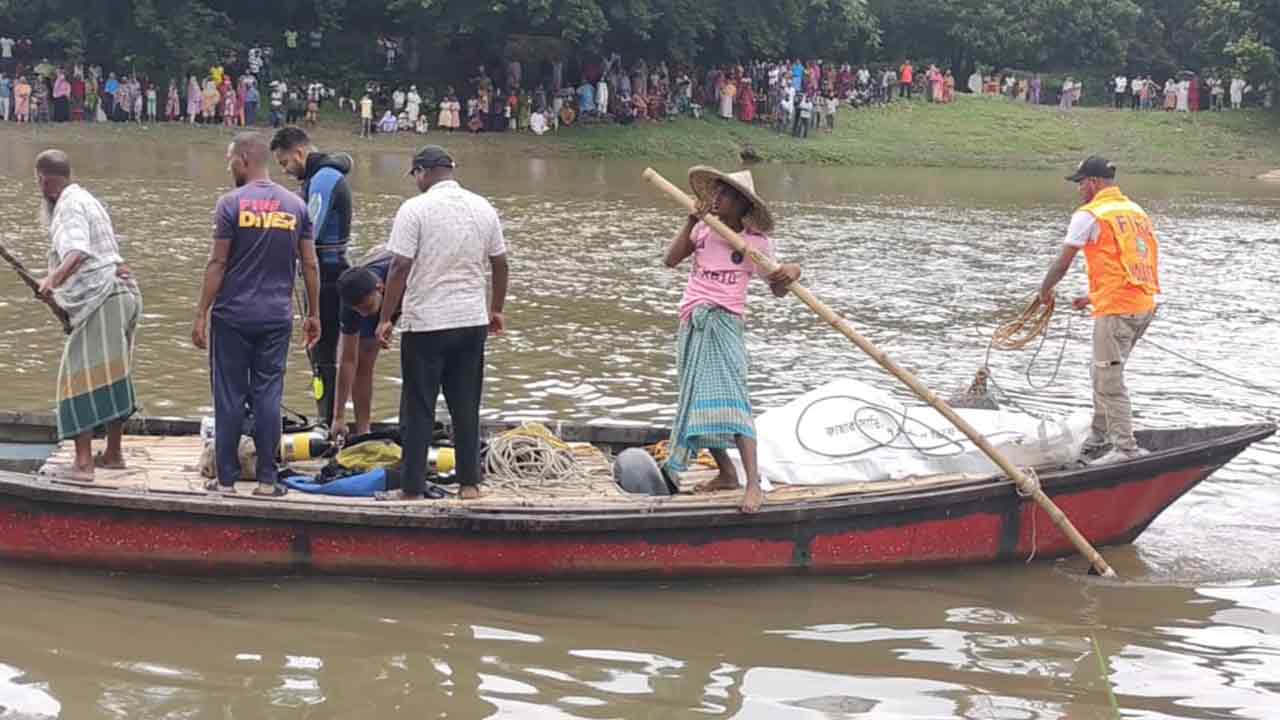 নওগাঁয় মান্নতের আশায় নদীতে নেমে প্রাণ গেল গৃহবধূর