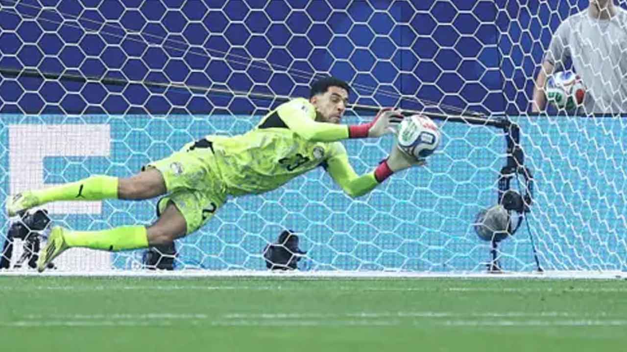 আর্জেন্টিনার আক্রমণের সামনে মানবপ্রাচীর শোবেইর