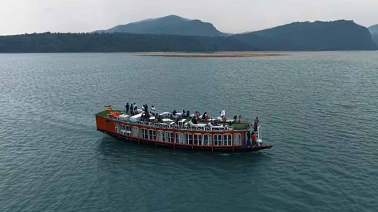 সুনামগঞ্জে বন্যা পরিস্থিতির অবনতি, হাউজবোট চলাচলে ৭ নির্দেশনা