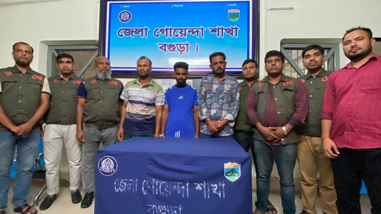 বগুড়ায় মহাসড়কে গরু ডাকাতি: আন্তঃজেলা চক্রের ৩ সদস্য গ্রেপ্তার