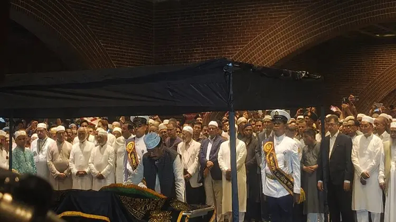 ব্যারিস্টার জমির উদ্দিন সরকারের দ্বিতীয় জানাজা অনুষ্ঠিত