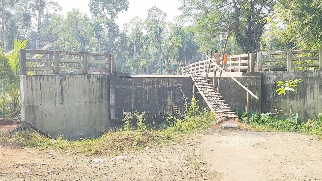 বহাল তবিয়তে প্রকৌশলী, ১৫ কোটি টাকা আত্মসাতের অভিযোগ