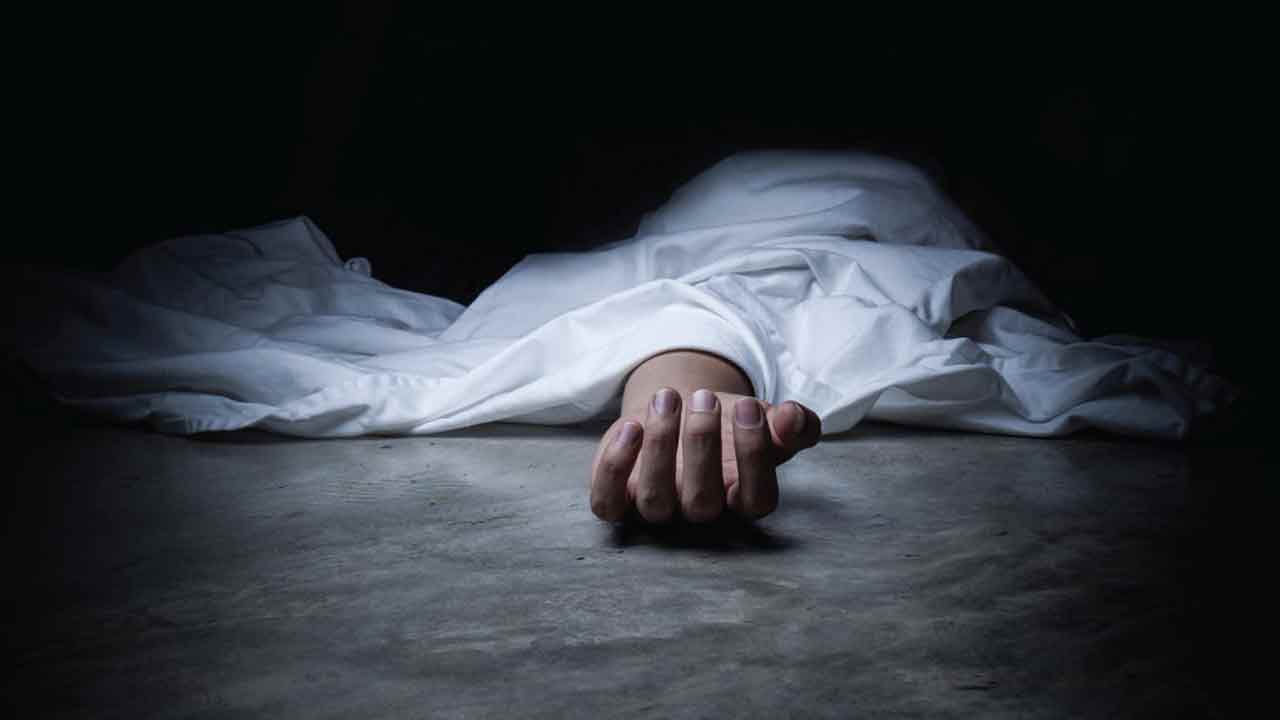 ঝালকাঠিতে যুবকের ঝুলন্ত মরদেহ উদ্ধার