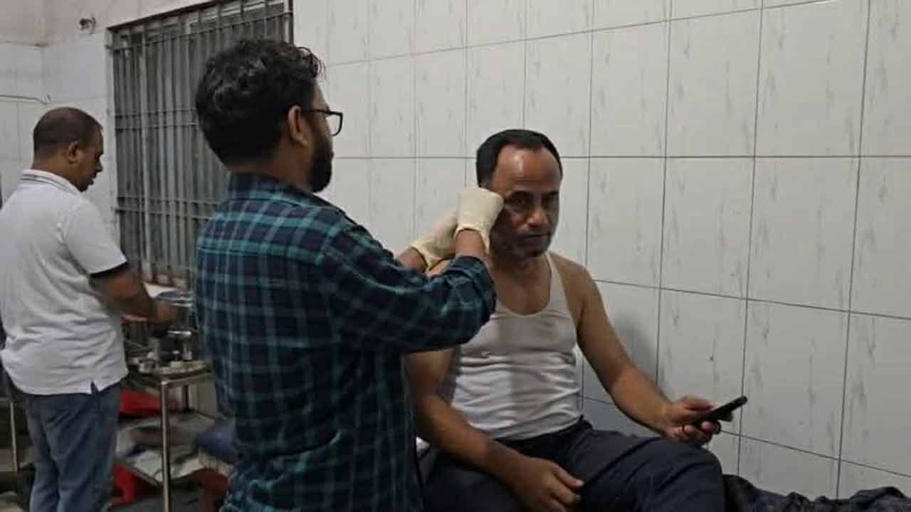 বালু ব্যবসায়ীর কানে বিএনপি নেতার কামড়, ১১ জনের বিরুদ্ধে মামলা