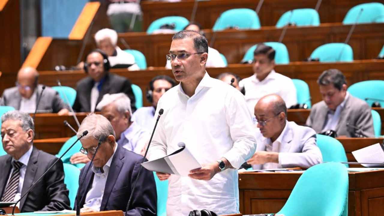 নগরের খেলার মাঠ ও ফুটপাত থেকে অবৈধ দখল উচ্ছেদে সরকার বদ্ধপরিকর: প্রধানমন্ত্রী