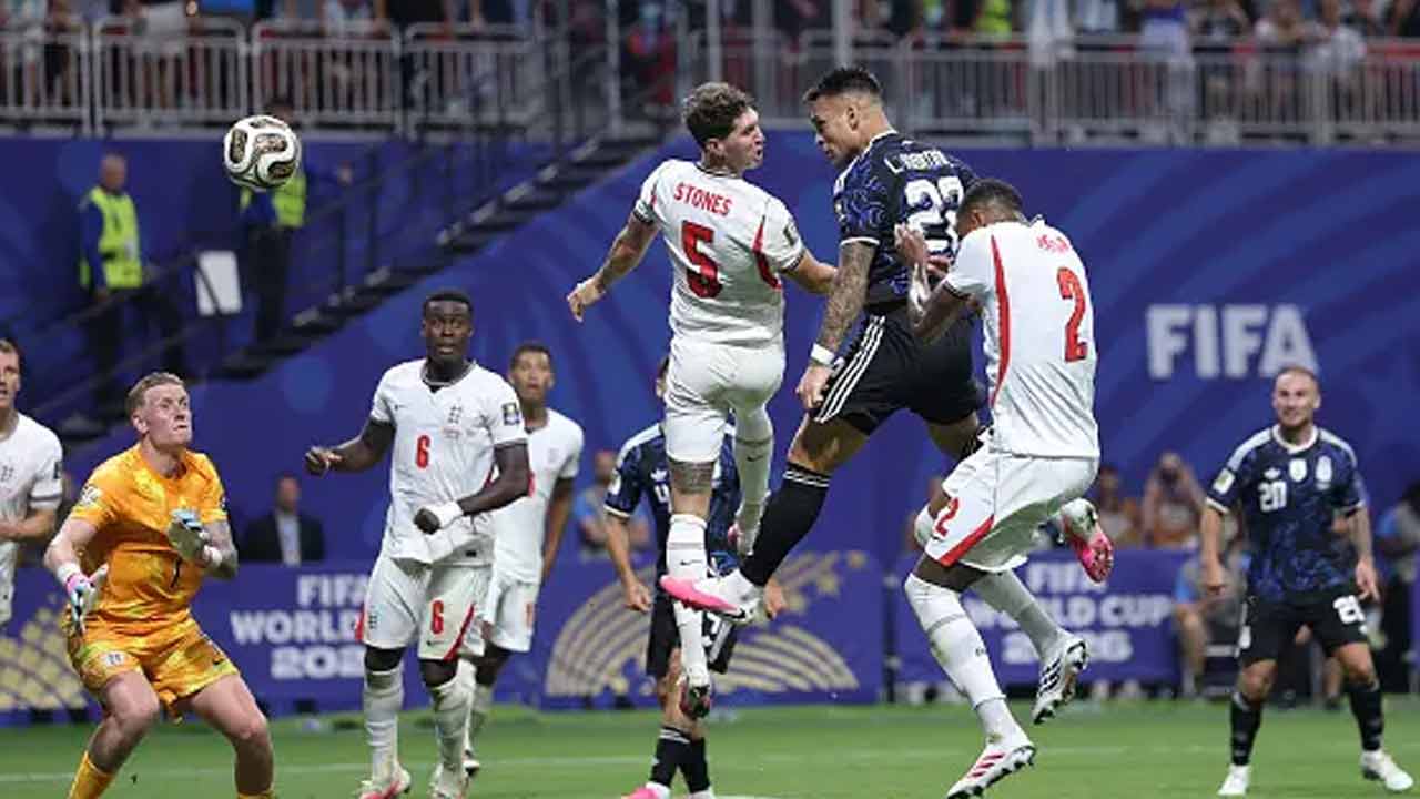ইংল্যান্ড বিপক্ষে এগিয়ে গেল আর্জেন্টিনা