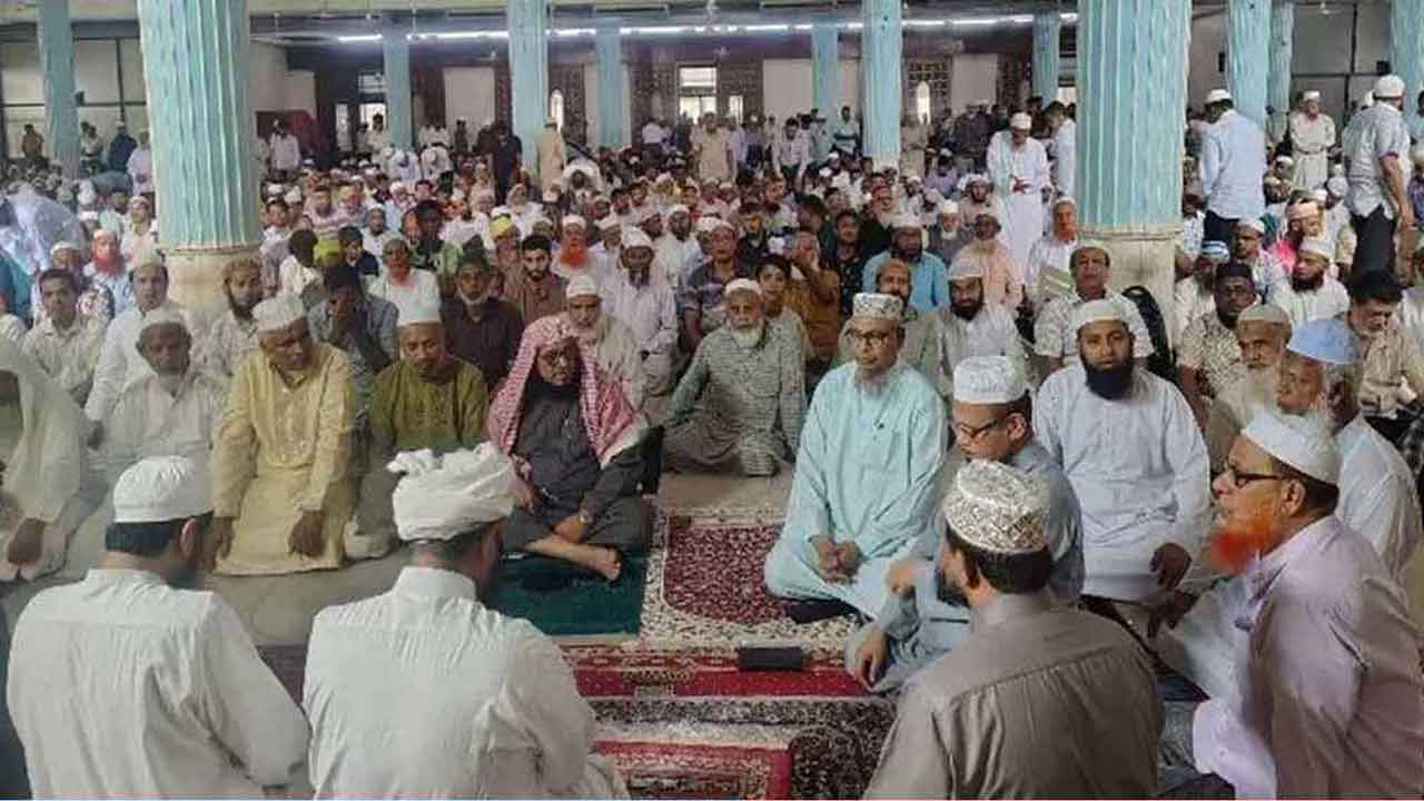 জুলাই শহীদ ও আহতদের জন্য বায়তুল মোকাররমে বিশেষ দোয়া