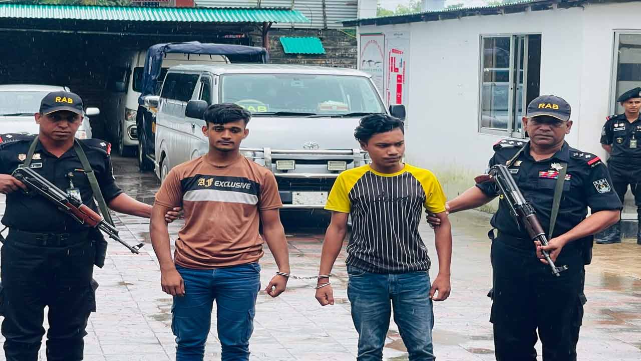 চাকরির প্রলোভনে অপহরণের ঘটনায় গ্রেপ্তার দুই