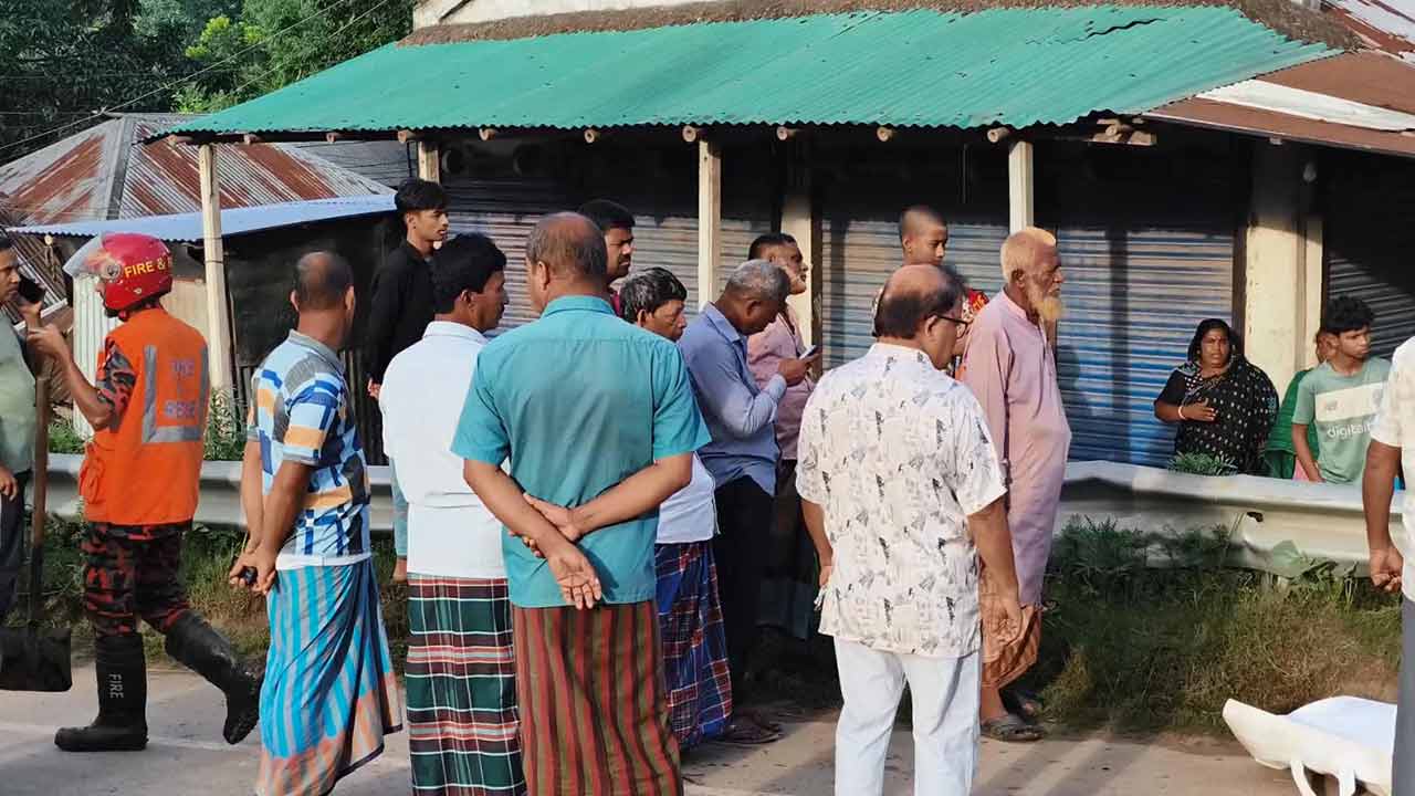 শৈলকূপায় ট্রাকচাপায় পথচারী নিহত