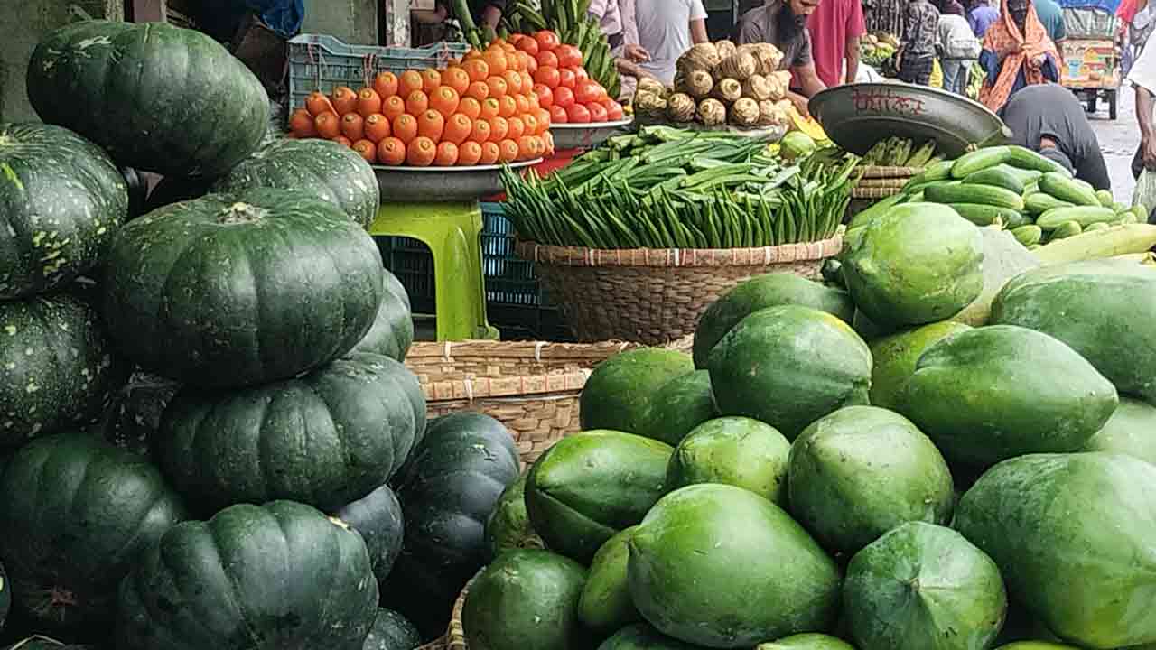 ভোলায় সবজির দাম বেড়েছে