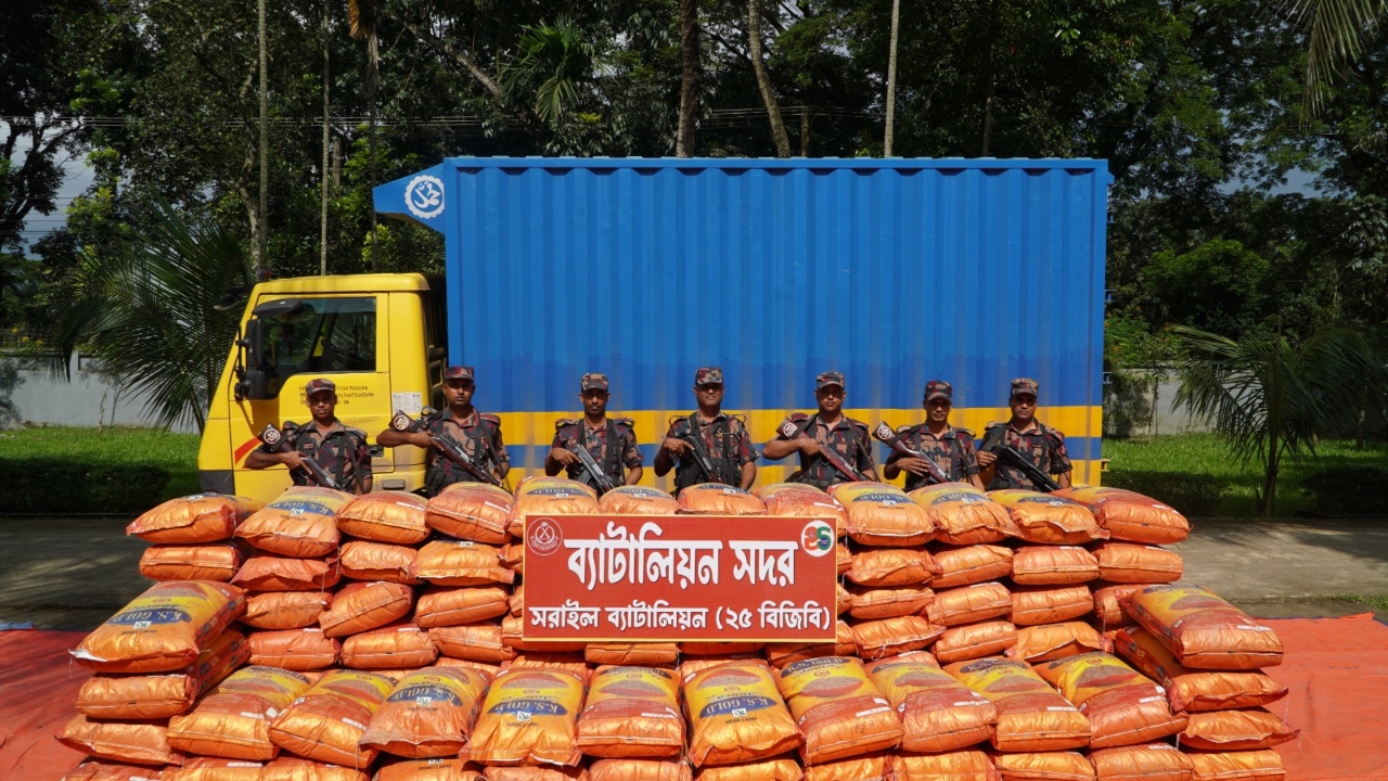 ব্রাহ্মণবাড়িয়ায় ৬ টন ভারতীয় জিরা উদ্ধার, পালালেন কাভার্ড ভ্যানের আরোহী