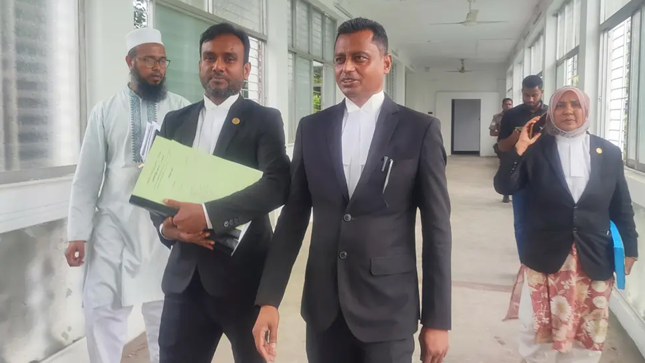 শেখ হাসিনাসহ ৪১ জনের বিরুদ্ধে আনুষ্ঠানিক অভিযোগ জমা