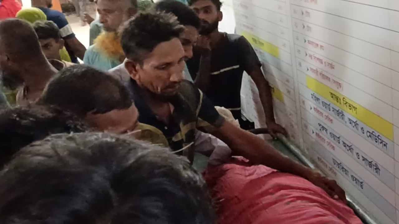 নড়াইলে সড়ক দুর্ঘটনায় গরু ব্যবসায়ীর মৃত্যু