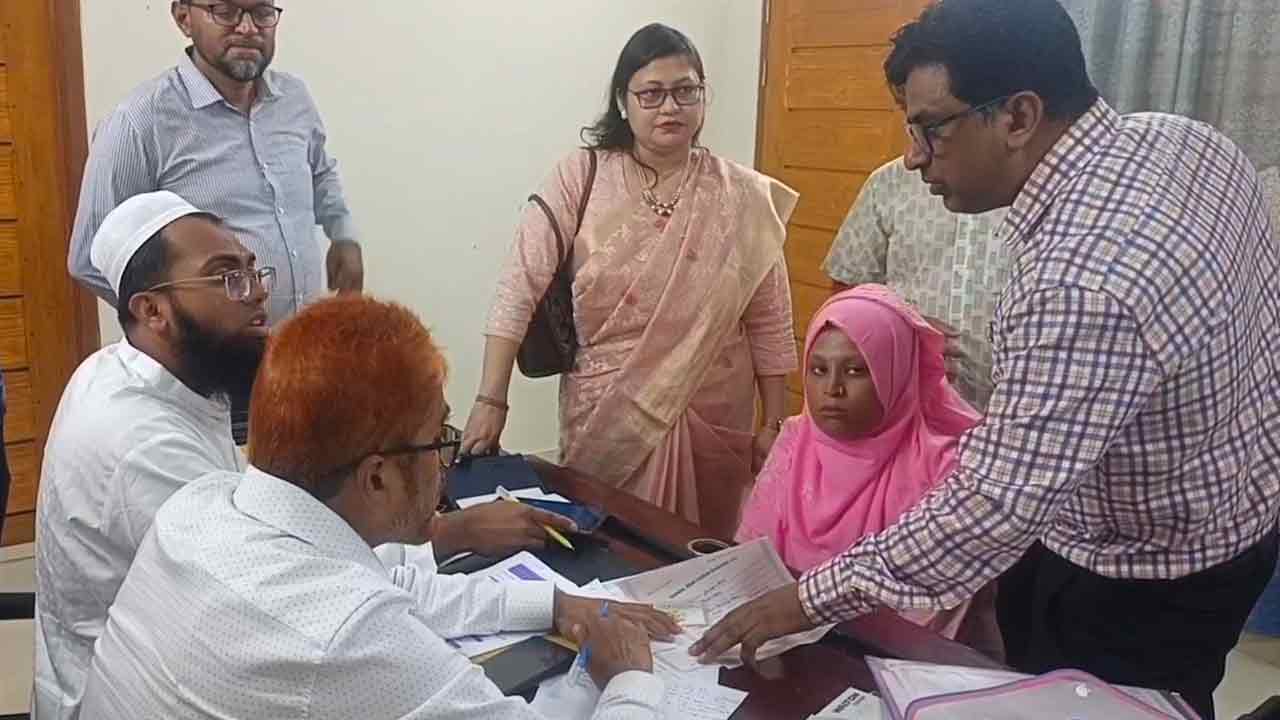 ঝালকাঠিতে ৫৮ পদের বিপরীতে আবেদন প্রায় ৫০০