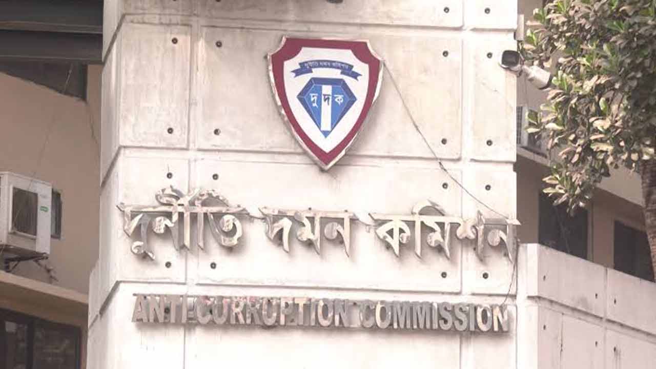 ২০১৮ সালের নির্বাচনে শতভাগ ভোট পড়া কেন্দ্রের সংশ্লিষ্ট কর্মকর্তাদের খুঁজছে দুদক