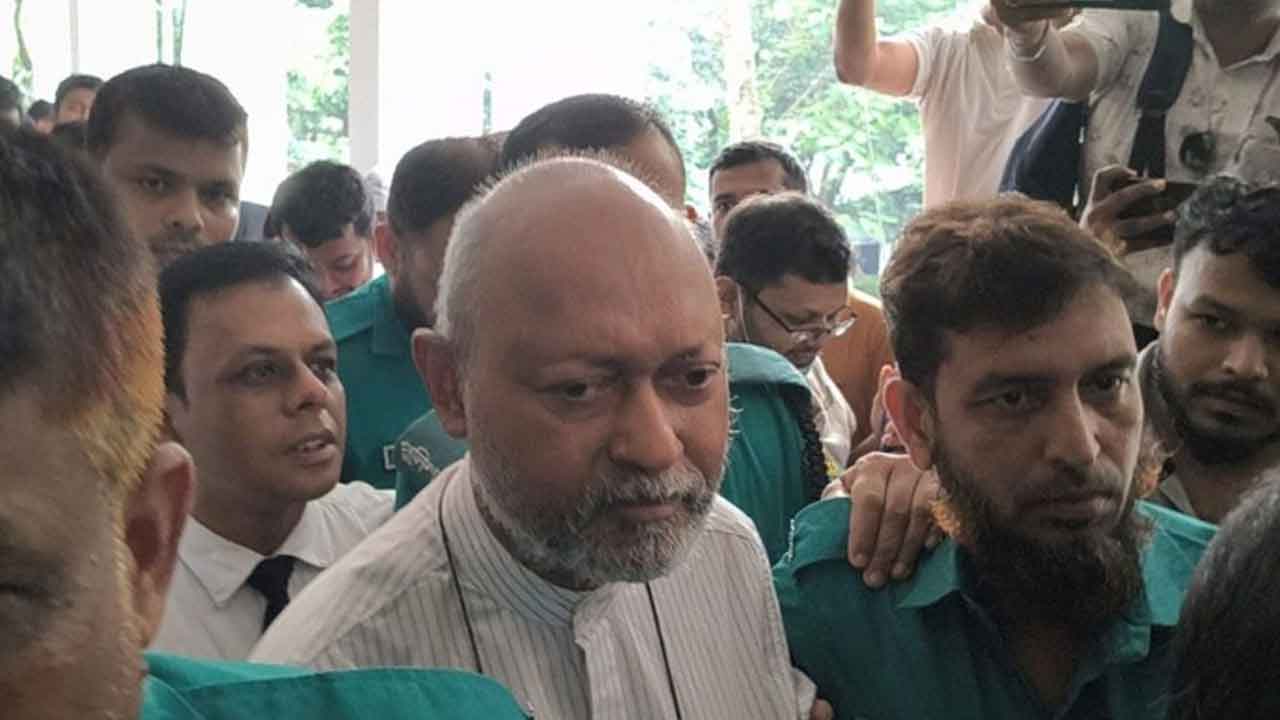 হত্যাচেষ্টা মামলায় সাবেক উপাচার্য কলিমুল্লাহকে গ্রেপ্তার দেখাল আদালত