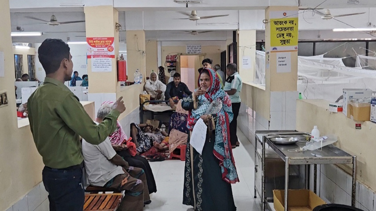 চাঁপাইনবাবগঞ্জে বাড়ছেই ডেঙ্গু, শঙ্কা ভয়াবহ পরিস্থিতির