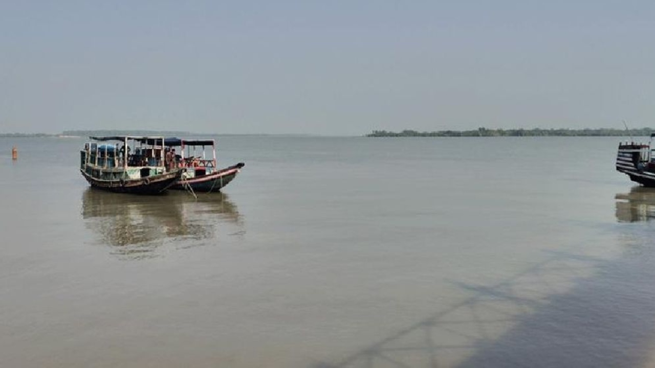 কীর্তন শেষে ফেরার পথে হাওরে নৌকাডুবি, নিহত ১; নিখোঁজ ৩