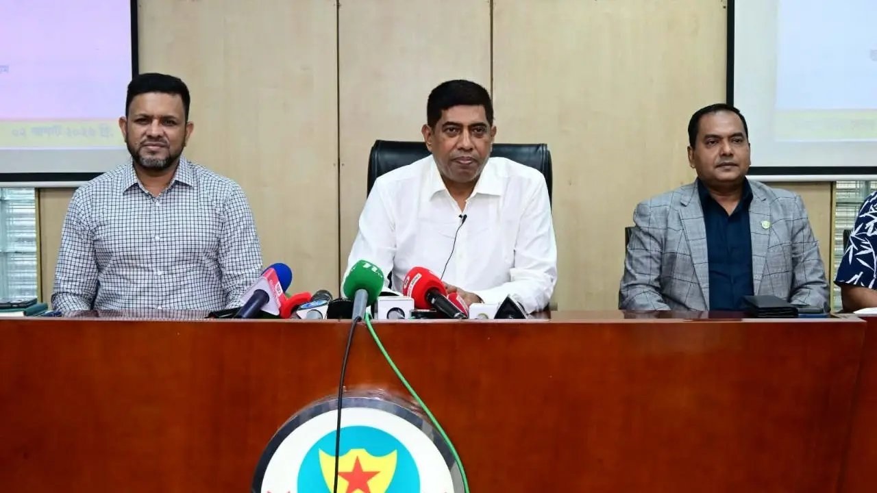 হামলার আশঙ্কা সুনির্দিষ্ট গোয়েন্দা তথ্যের ভিত্তিতে নয়, সতর্কতা শুধু &lsquo;রিমাইন্ডার&rsquo;: ডিবি প্রধান