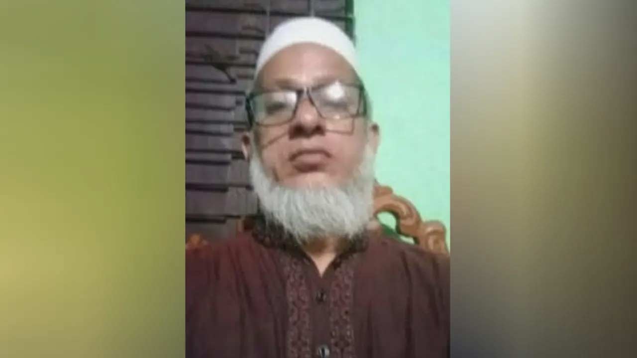 ভোলায় মৃত শিক্ষকের বেতন তুলে নিচ্ছেন জামায়াত নেতা