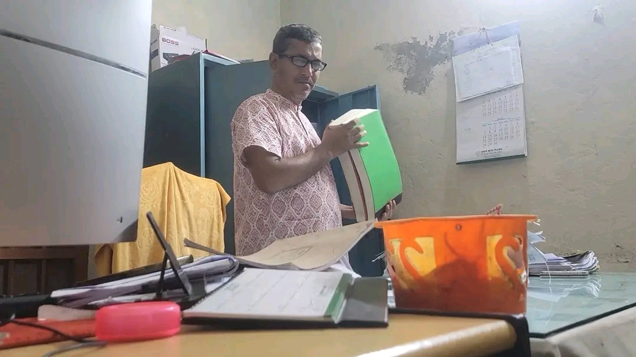 ঝালকাঠি পৌর ভূমি অফিসের&nbsp;তহশিলদারের বিরুদ্ধে অনিয়মের নানা অভিযোগ