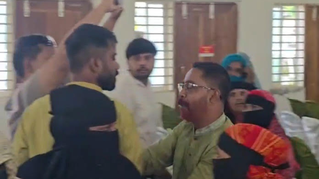 জুলাই গণঅভ্যুত্থান দিবসের অনুষ্ঠানে জুলাই যোদ্ধাদের মারধরের অভিযোগ
