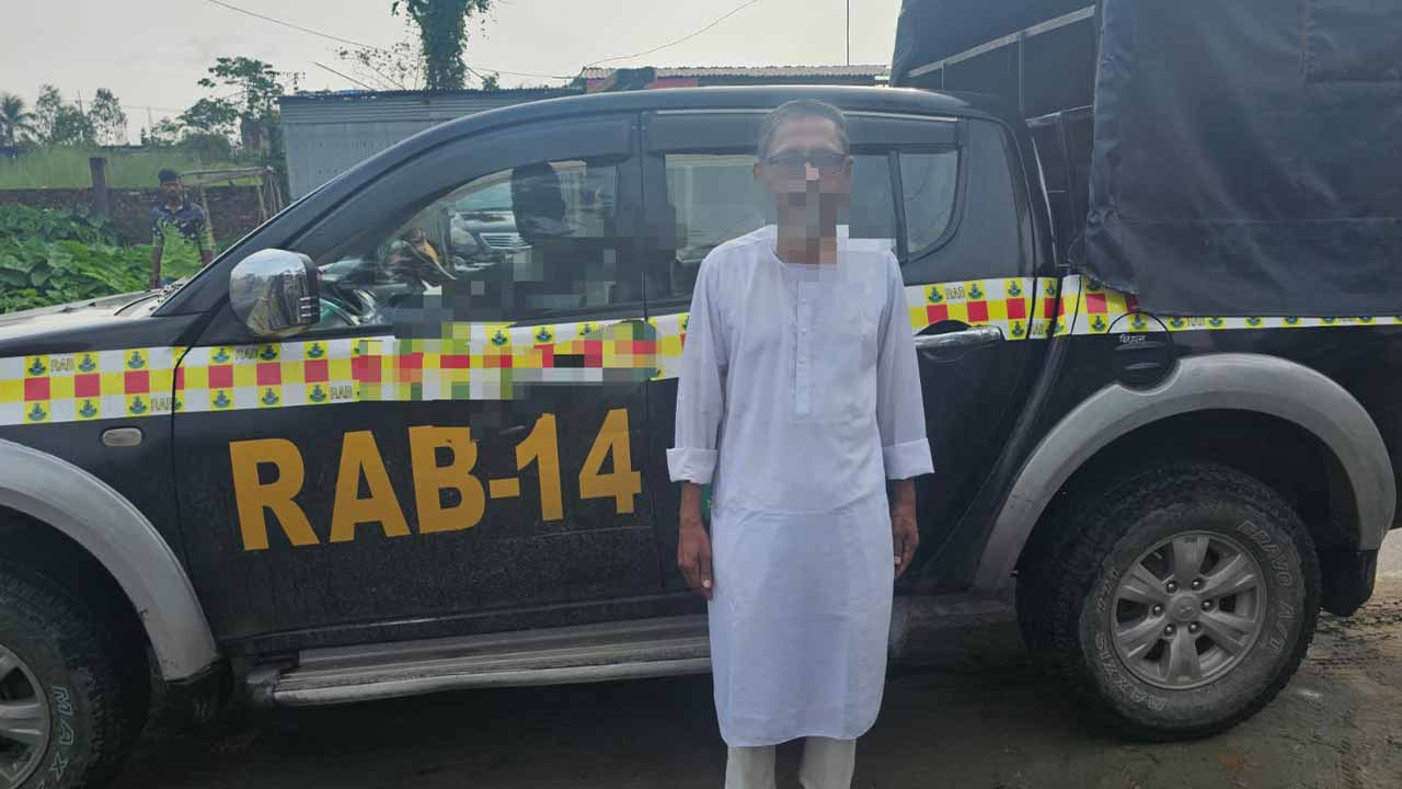 জামালপুরে ৪০০ কোটি টাকা আত্মসাত মামলার পলাতক আসামি গ্রেপ্তার