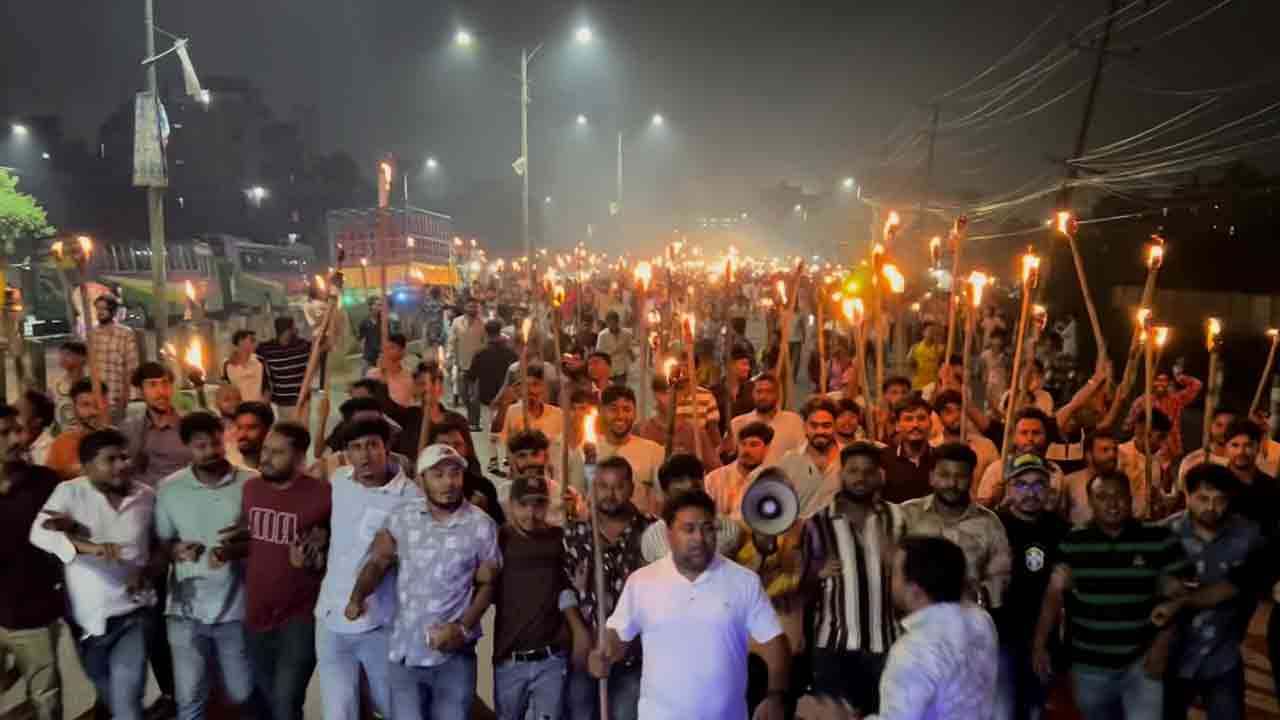 রূপগঞ্জে ছাত্রদলের মশাল মিছিল