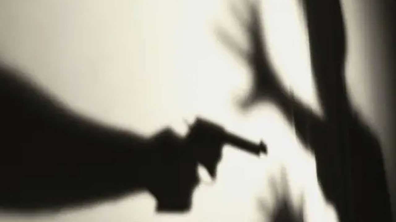 নোয়াখালীতে বিএনপি নেতাকে লক্ষ্য করে গুলি