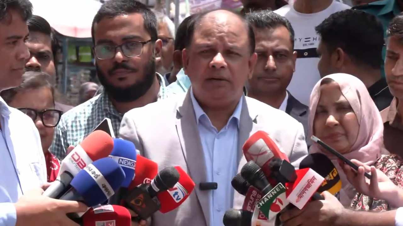 তারেক রহমানকেও আয়নাঘরে বন্দি রেখে নির্যাতন করা হয়েছিল: চিফ প্রসিকিউটর