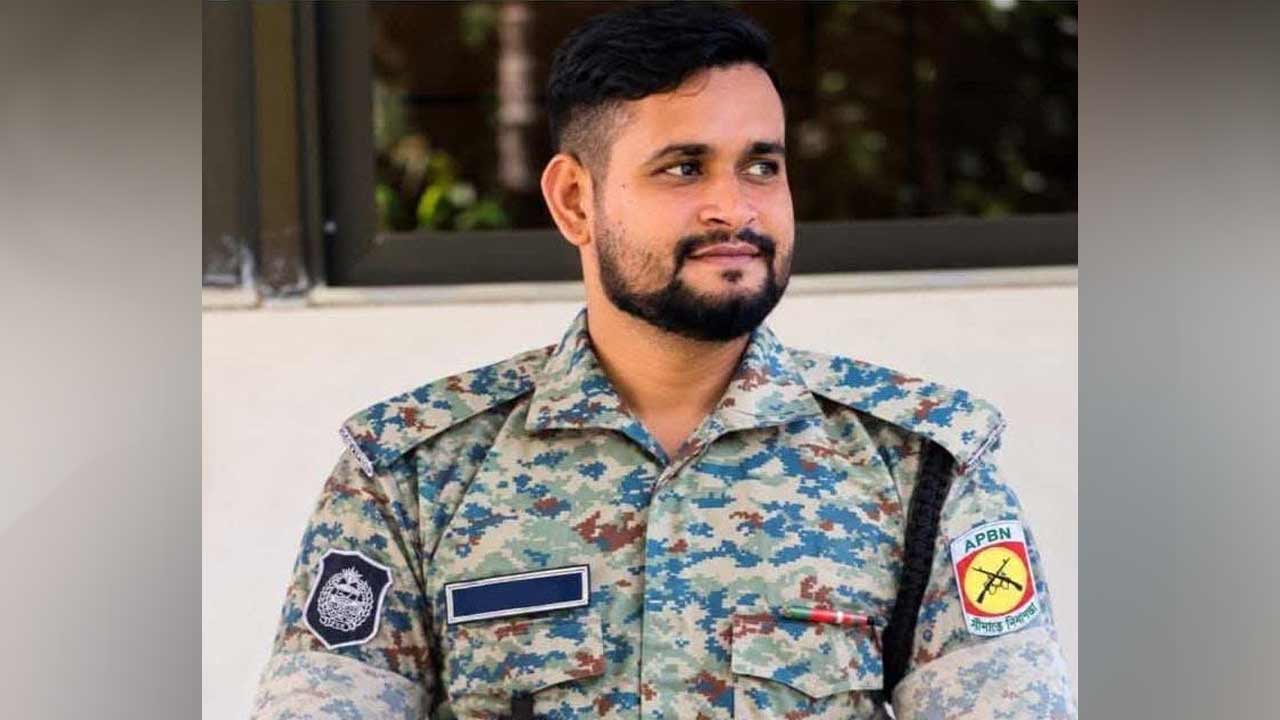 শৌচাগারে মিলল পুলিশ কর্মকর্তার মরদেহ