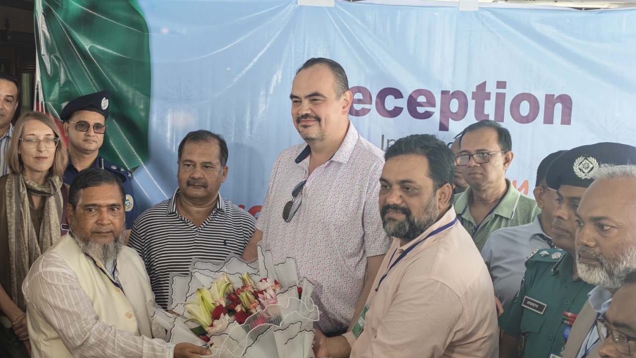 বরিশালের নদী-প্রকৃতিতে মুগ্ধ মার্কিন রাষ্ট্রদূত