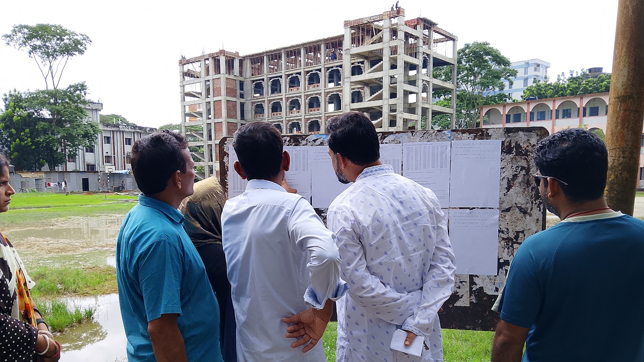 বরিশাল বোর্ডে শীর্ষে পিরোজপুর জেলা