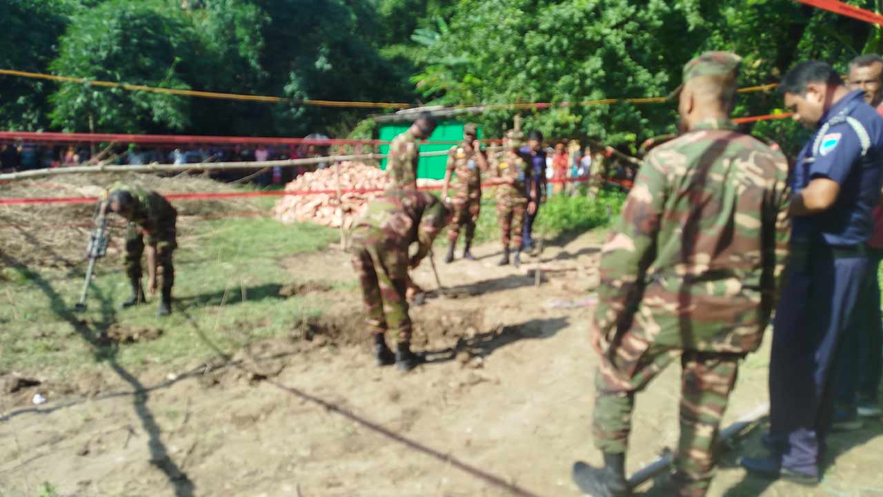 মেহেরপুরে ১৭ অ্যান্টি-ট্যাংক ও ৭৩ অ্যান্টি-পার্সন মাইন উদ্ধার