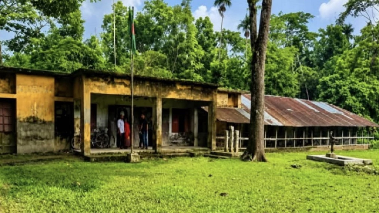 ১১ শিক্ষকের ১১ পরীক্ষার্থী, পাস একজন; প্রধান শিক্ষকই জানেন না কে সে
