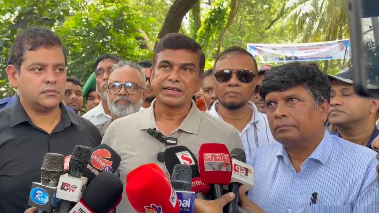 নদী-খাল দখল করে জলাবদ্ধতা তৈরি করতে দেওয়া হবে না: পানিসম্পদ প্রতিমন্ত্রী