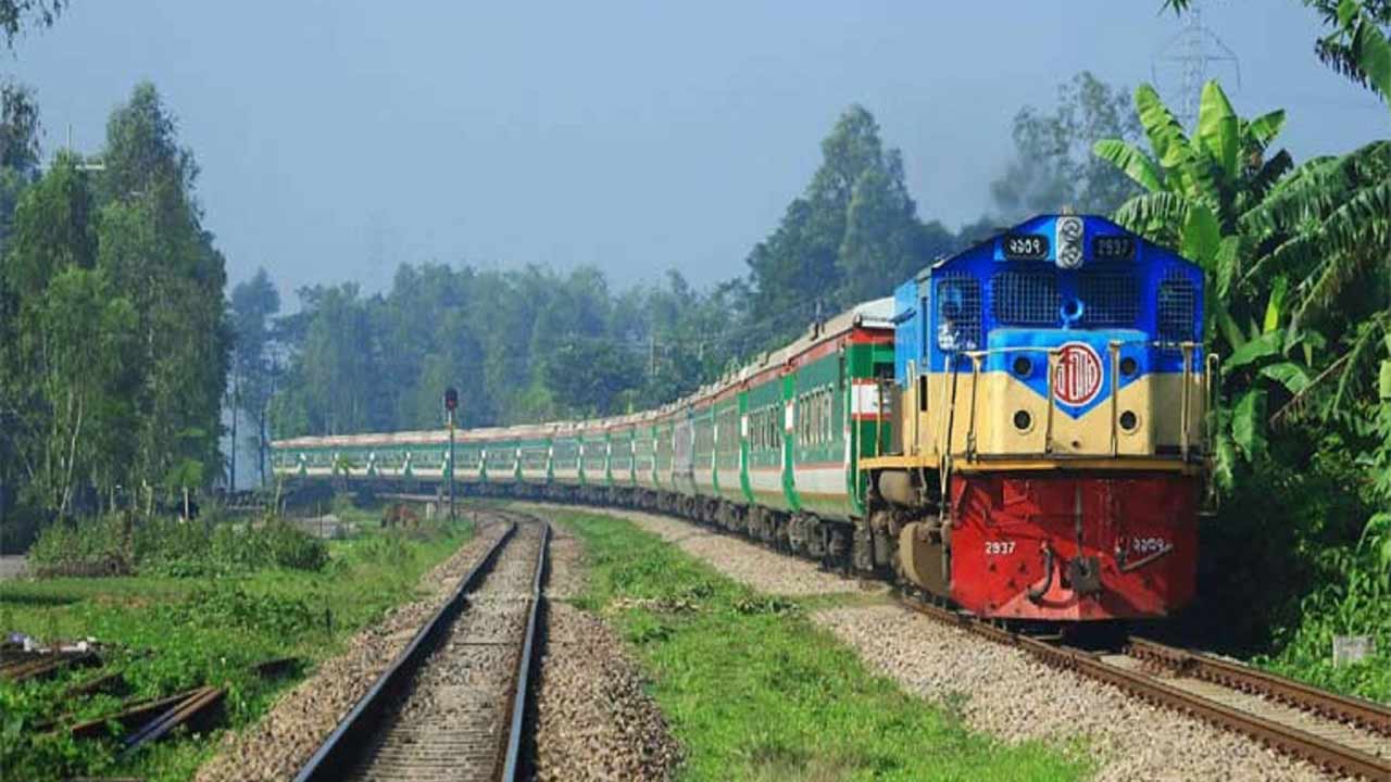 ভারত থেকে আসছে বাংলাদেশ রেলওয়ের ১৯ ব্রডগেজ কোচ