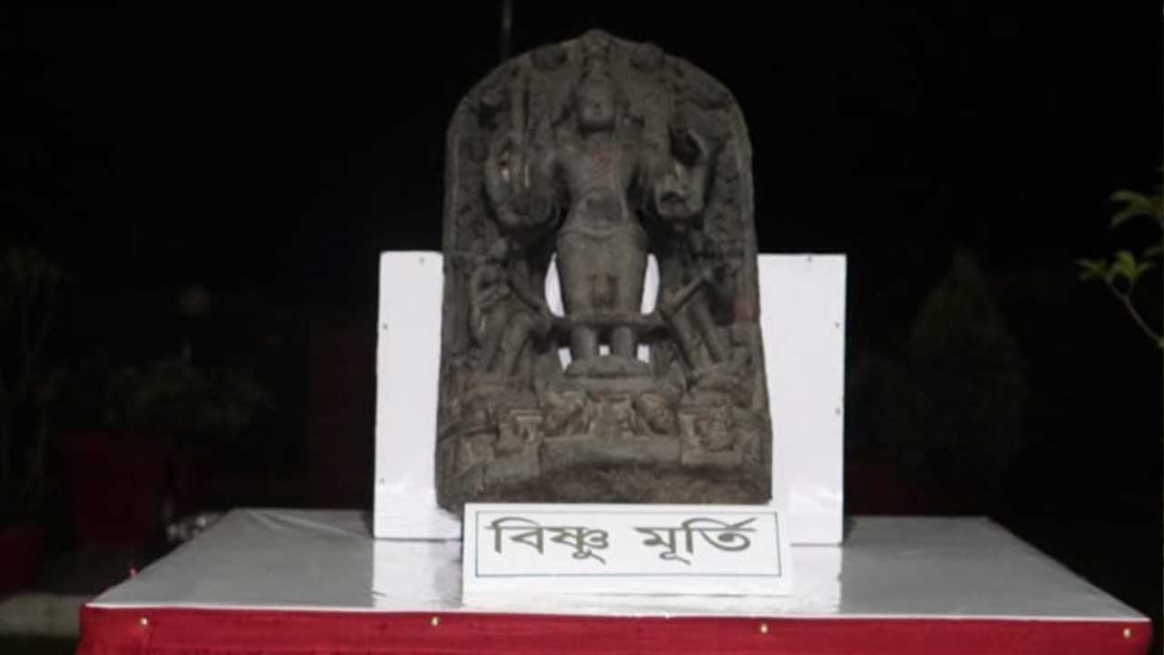 দিনাজপুরে ৩২ কেজির বিষ্ণুমূর্তি উদ্ধার