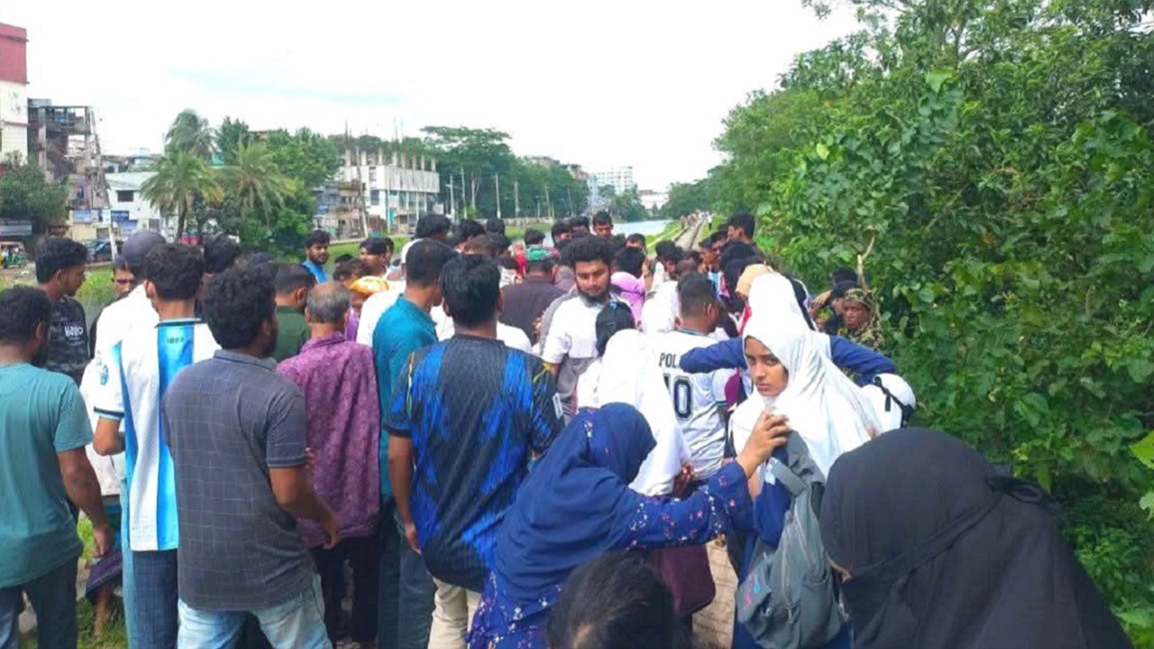 চাঁদপুরে ট্রেনে কাটা প্রাণ গেল স্কুলশিক্ষার্থীর