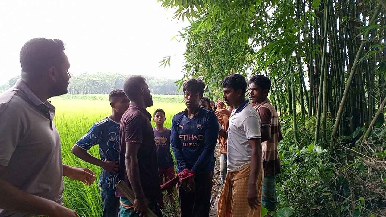 ঝিনাইদহে টাকা চাওয়ায় মাকে গলাকেটে হত্যা, ছেলে আটক
